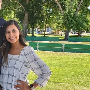 Business casual top. 🤍 🖤